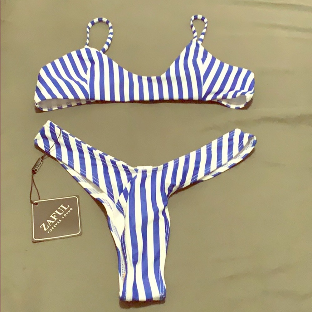 BLUE & WHITE STRIPED BIKINI SET FROM ZAFUL